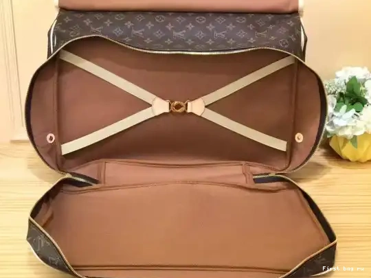 First bag ru LOUIS HUNTING BAG VUITTON 0522
